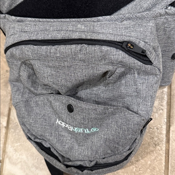 Tushbaby hip seat baby in grey polyester - Picture 11 of 12